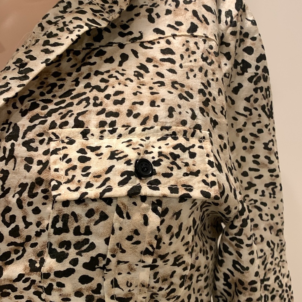 Leopard print Tunic. No wrinkle Cotton express viscose top. - Picture 3 of 7